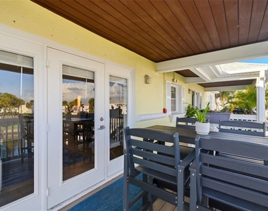 5174 Beach Drive Se - Photo Thumbnail 24