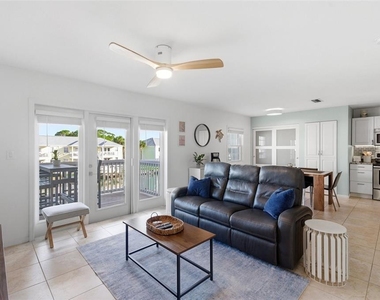 5174 Beach Drive Se - Photo Thumbnail 3