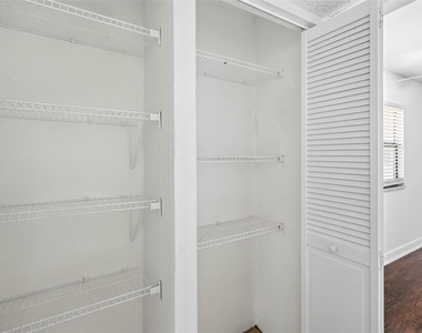 1801 Bedford Lane - Photo Thumbnail 17