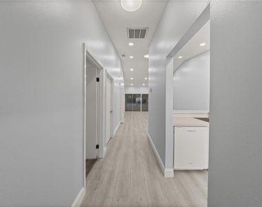 10441 Sw 85th Court - Photo Thumbnail 4