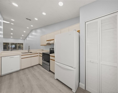 10441 Sw 85th Court - Photo Thumbnail 8