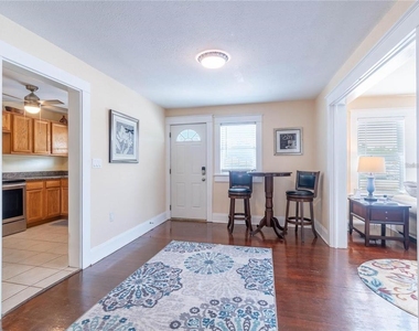 103 E Mohawk Avenue - Photo Thumbnail 3