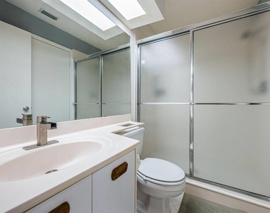 6151 Bahia Del Mar Boulevard - Photo Thumbnail 18