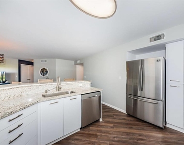 6151 Bahia Del Mar Boulevard - Photo Thumbnail 2