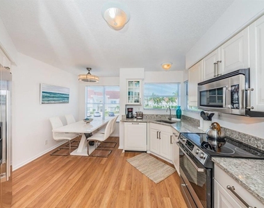 6059 Bahia Del Mar Boulevard - Photo Thumbnail 6