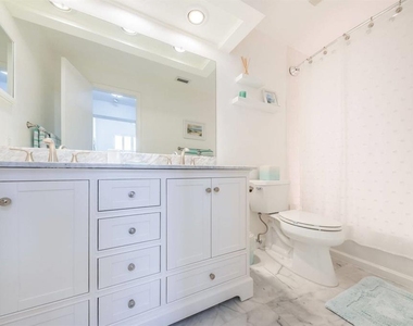 6059 Bahia Del Mar Boulevard - Photo Thumbnail 12
