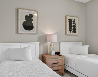 7833 Spectrum Drive - Photo Thumbnail 8