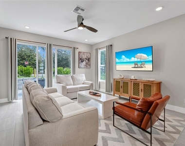 7833 Spectrum Drive - Photo Thumbnail 19
