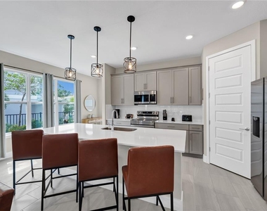 7833 Spectrum Drive - Photo Thumbnail 26
