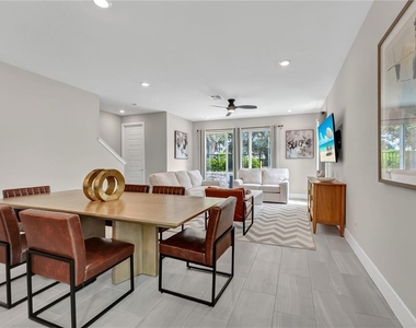 7833 Spectrum Drive - Photo Thumbnail 23