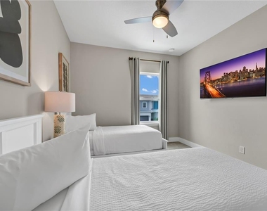 7833 Spectrum Drive - Photo Thumbnail 40