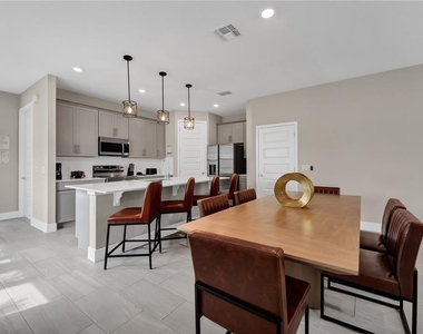 7833 Spectrum Drive - Photo Thumbnail 5