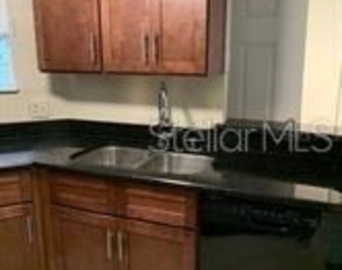 1948 Lake Atriums Circle - Photo Thumbnail 6