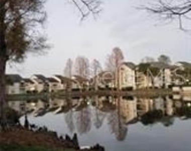 1948 Lake Atriums Circle - Photo Thumbnail 16