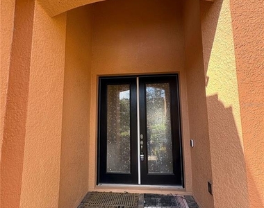 898 San Raphael Street - Photo Thumbnail 1