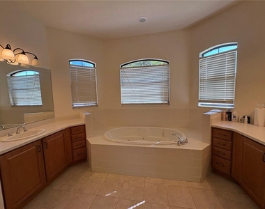 898 San Raphael Street - Photo Thumbnail 19
