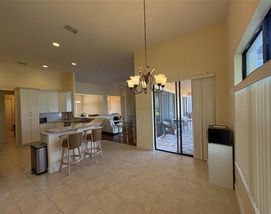 898 San Raphael Street - Photo Thumbnail 14