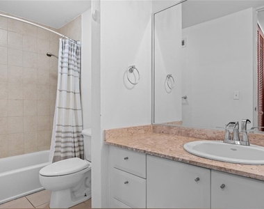 576 Ave. Arterial B, Coliseum Tower - Photo Thumbnail 23