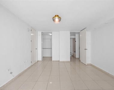 576 Ave. Arterial B, Coliseum Tower - Photo Thumbnail 15