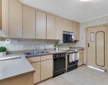 800 Ashford Avenue - Photo Thumbnail 14