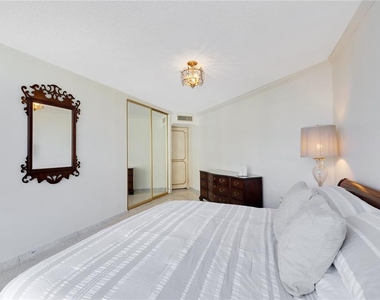 800 Ashford Avenue - Photo Thumbnail 16