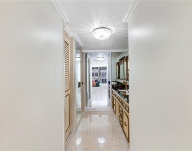 800 Ashford Avenue - Photo Thumbnail 25