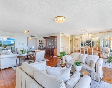 800 Ashford Avenue - Photo Thumbnail 9