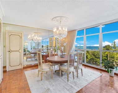 800 Ashford Avenue - Photo Thumbnail 6