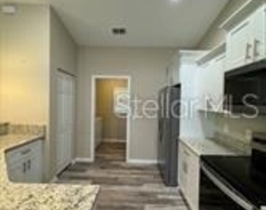 226 Oak Circle - Photo Thumbnail 10