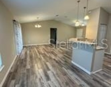 226 Oak Circle - Photo Thumbnail 13