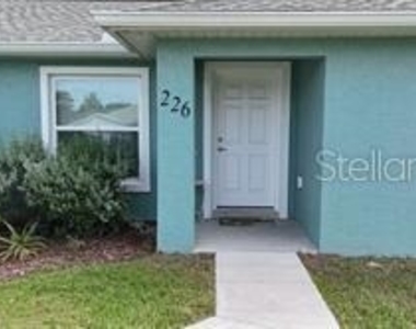 226 Oak Circle - Photo Thumbnail 1