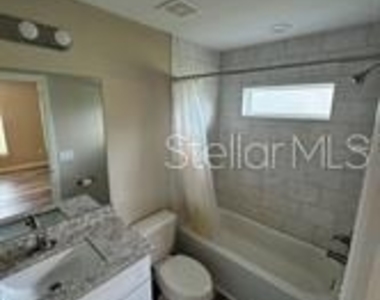 226 Oak Circle - Photo Thumbnail 7