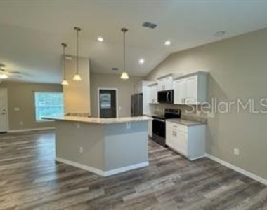 226 Oak Circle - Photo Thumbnail 3