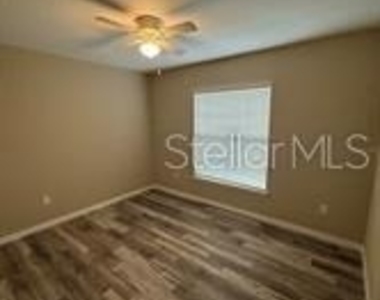 226 Oak Circle - Photo Thumbnail 11