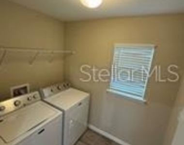 226 Oak Circle - Photo Thumbnail 8