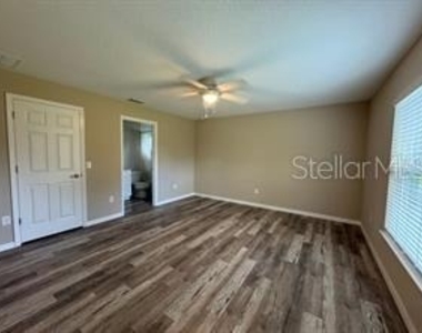 226 Oak Circle - Photo Thumbnail 6