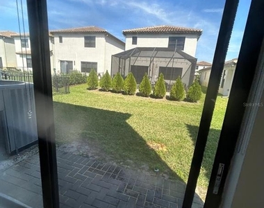 5525 Agostino Way - Photo Thumbnail 40