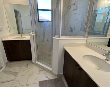 5525 Agostino Way - Photo Thumbnail 30