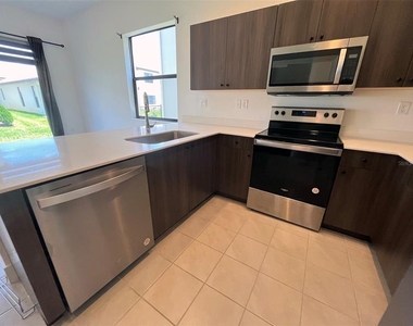 5525 Agostino Way - Photo Thumbnail 11