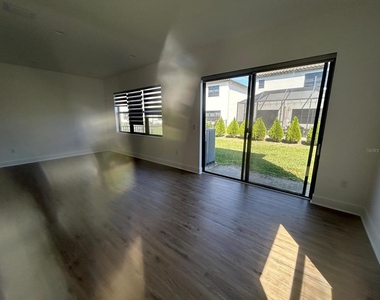 5525 Agostino Way - Photo Thumbnail 4