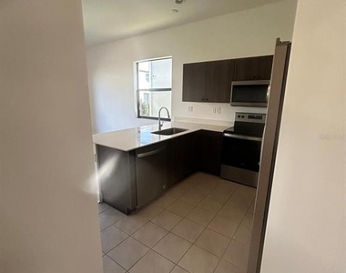 5525 Agostino Way - Photo Thumbnail 14