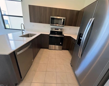 5525 Agostino Way - Photo Thumbnail 9