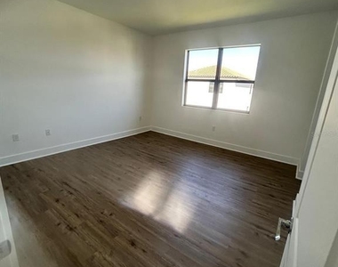 5525 Agostino Way - Photo Thumbnail 27
