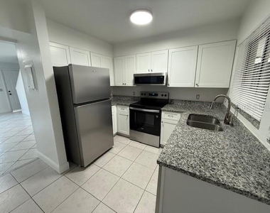 133 Garden Drive - Photo Thumbnail 3