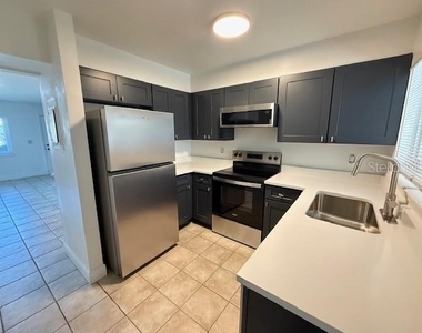 137 Garden Drive - Photo Thumbnail 3