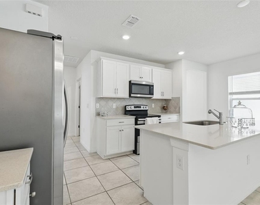 5079 Royal Point Avenue - Photo Thumbnail 37