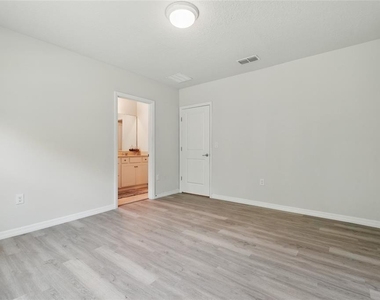 5079 Royal Point Avenue - Photo Thumbnail 47