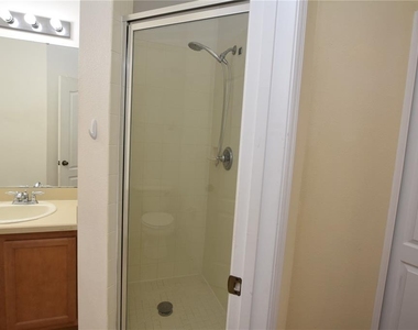 10832 Savannah Wood Drive - Photo Thumbnail 14