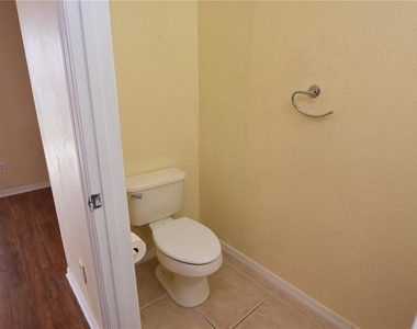 10832 Savannah Wood Drive - Photo Thumbnail 21