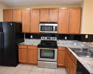 10832 Savannah Wood Drive - Photo Thumbnail 24